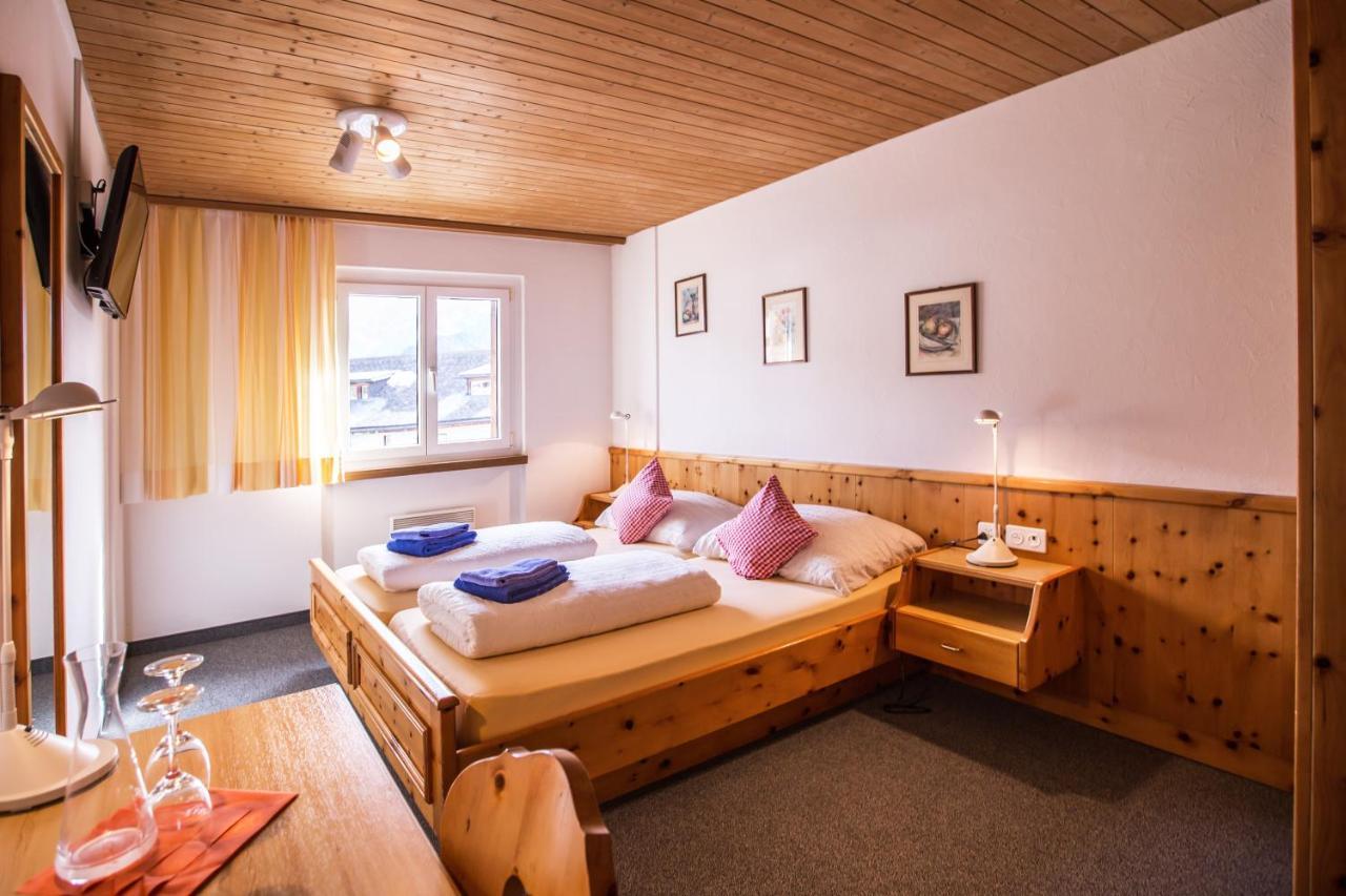 Hotel Chalamandrin Ftan Chambre photo